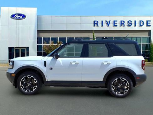 Used 2025 Ford Bronco Sport Outer Banks w/ Outer Banks Tech Package+ AWD/4WD image 4