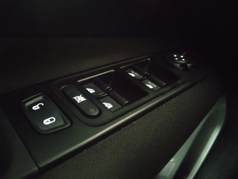 Used 2021 Jeep Renegade Sport w/ Sport Appearance Group FWD image 27