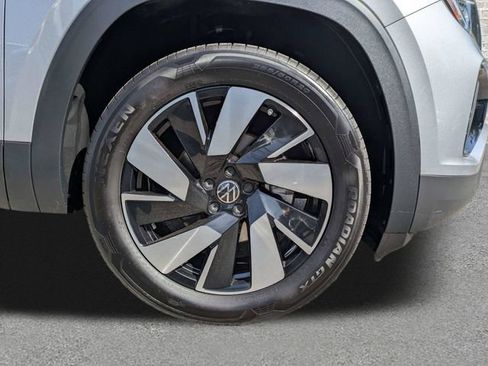 Certified 2025 Volkswagen Atlas Cross Sport SE AWD/4WD image 11
