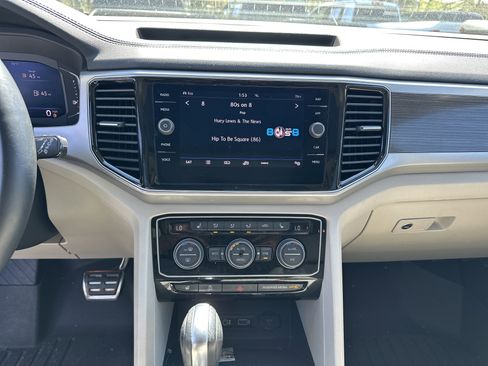 Used 2019 Volkswagen Atlas SEL R-Line image 31