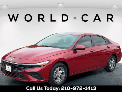 Certified 2025 Hyundai Elantra SE FWD image 7