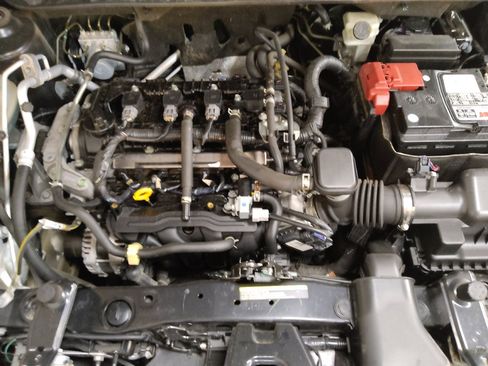Used 2018 Nissan Kicks SR w/ Premium Package FWD image 30
