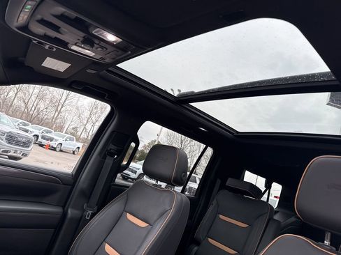 Used 2023 GMC Yukon XL AT4 image 10