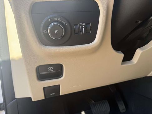 New 2026 Jeep Grand Cherokee Limited AWD/4WD image 13