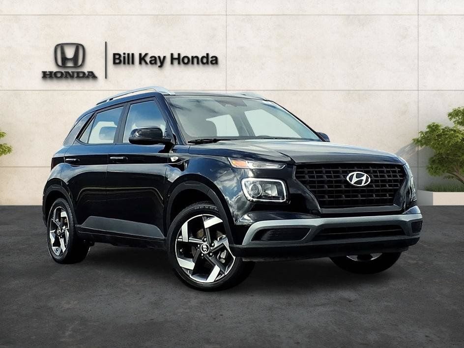 Used 2026 Hyundai Venue SEL FWD image 1