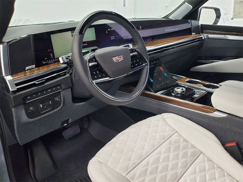 New 2026 Cadillac Escalade Platinum Luxury w/ LPO, Radiant Package image 10