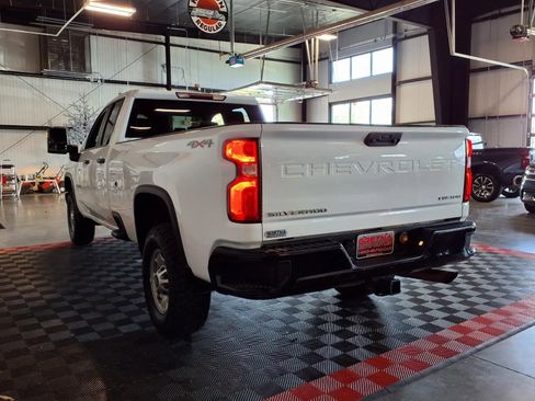 Used 2021 Chevrolet Silverado 2500 Custom w/ Custom Value Package AWD/4WD image 4