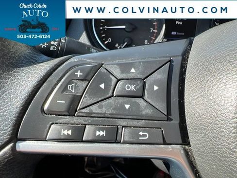 Used 2018 Nissan Rogue S AWD/4WD image 18