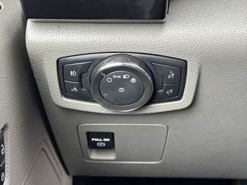 Used 2018 Ford F150 XL w/ Equipment Group 101A Mid AWD/4WD image 16
