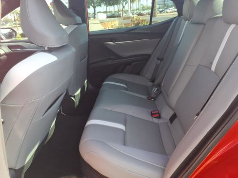 Certified 2025 Toyota Camry SE w/ Convenience Package image 10