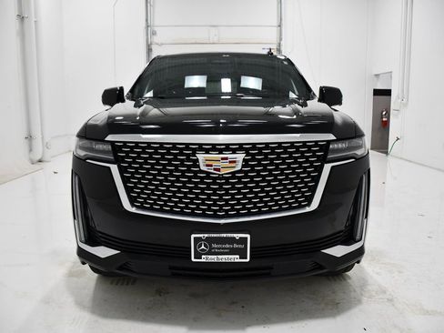 Used 2022 Cadillac Escalade ESV Premium Luxury image 2