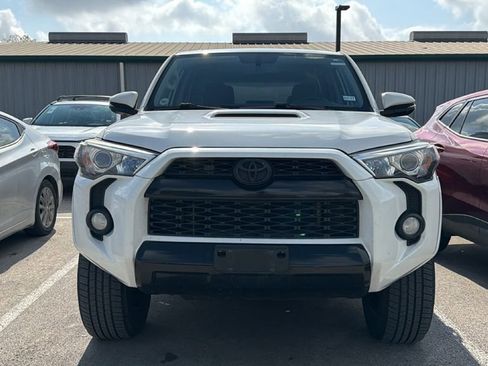 Used 2018 Toyota 4Runner TRD Off-Road Premium AWD/4WD image 2