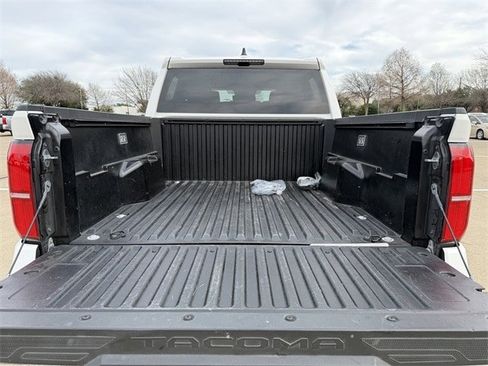 Used 2024 Toyota Tacoma TRD Sport image 37