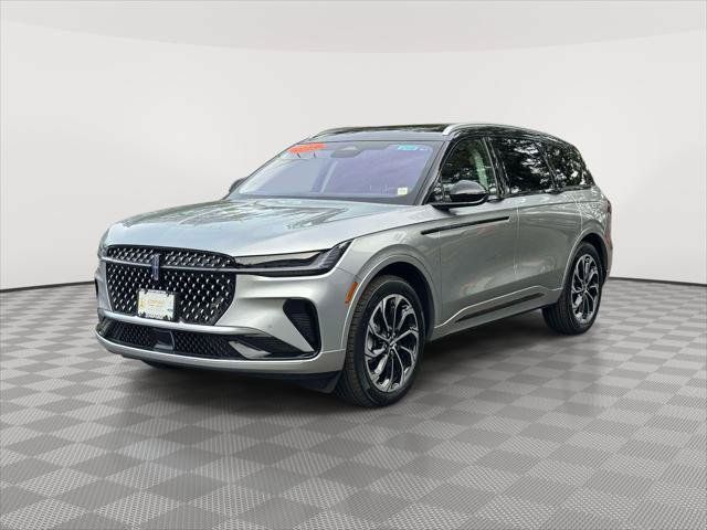Certified 2025 Lincoln Nautilus Reserve AWD/4WD image 3