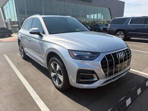 Used 2023 Audi Q5 2.0T Premium Plus w/ Premium Plus Package AWD/4WD image 3