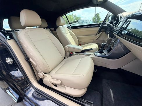 Used 2019 Volkswagen Beetle 2.0T S FWD image 19