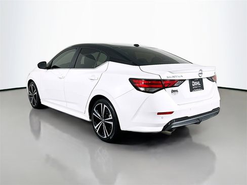 Used 2022 Nissan Sentra SR w/ Trunk Package image 8