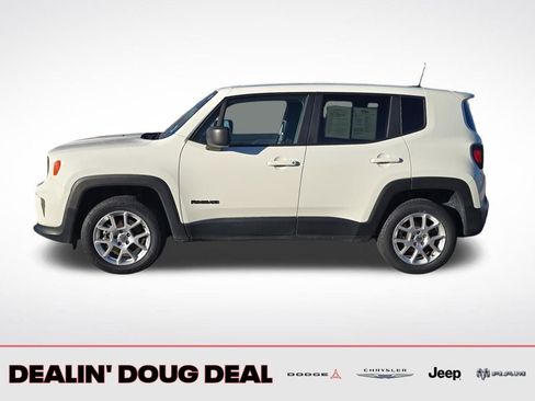 Used 2023 Jeep Renegade Latitude AWD/4WD image 3