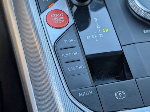 Used 2022 BMW 330i xDrive 330i xDrive image 25