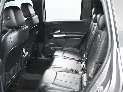 Used 2022 Mercedes-Benz GLB 250 w/ Premium Package Lite image 38