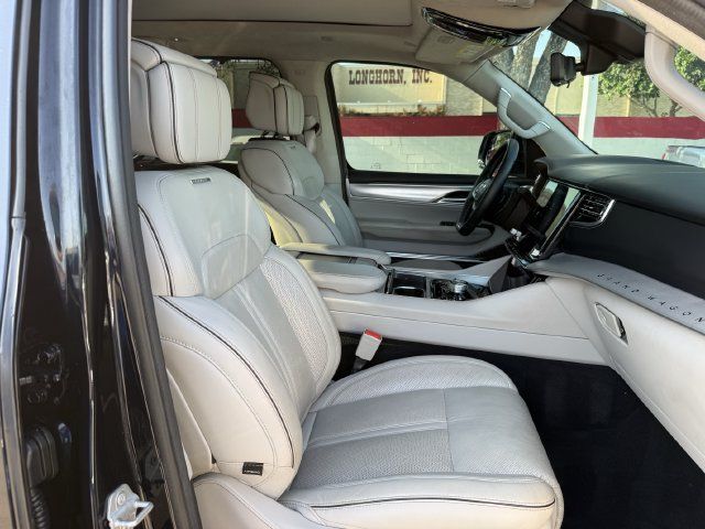 Used 2023 Jeep Grand Wagoneer Series II w/ Flexible Seating Group AWD/4WD image 28