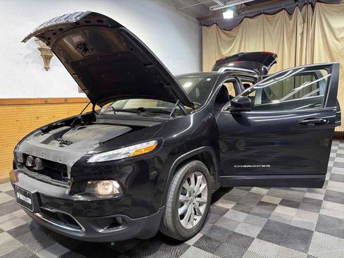 Used 2015 Jeep Cherokee Limited image 12