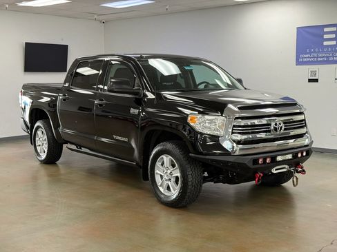 Used 2016 Toyota Tundra SR5 w/ SR5 Upgrade Package AWD/4WD image 2