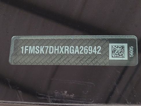 Used 2024 Ford Explorer XLT w/ Equipment Group 202A RWD image 33