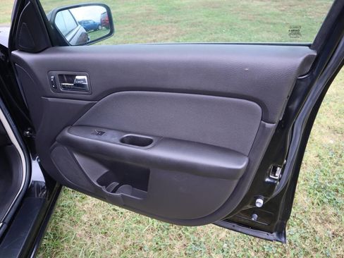 Used 2010 Ford Fusion SE image 26