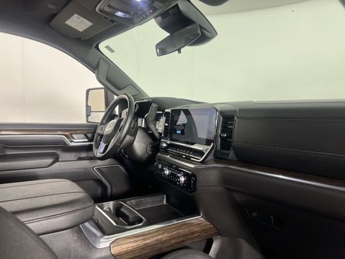 Used 2024 GMC Sierra 3500 SLE image 32