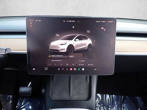 Used 2022 Tesla Model Y Long Range AWD/4WD image 17
