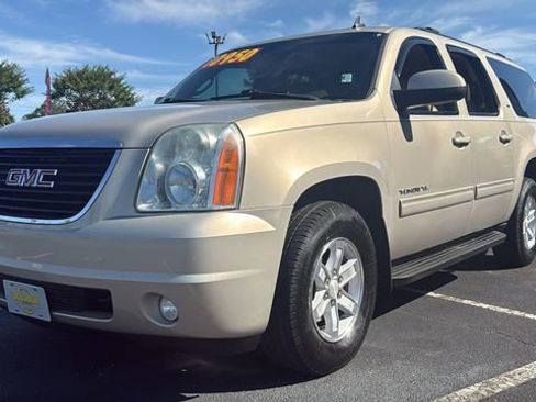 Used 2012 GMC Yukon XL SLT RWD image 3