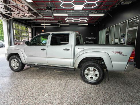 Used 2007 Toyota Tacoma PreRunner RWD image 2
