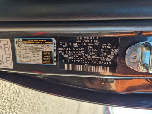 Certified 2025 Kia Telluride S image 28