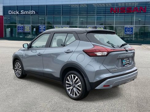Used 2024 Nissan Kicks SV image 4