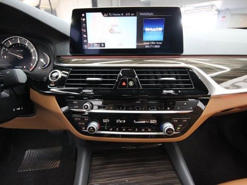 Used 2019 BMW 540i xDrive image 13