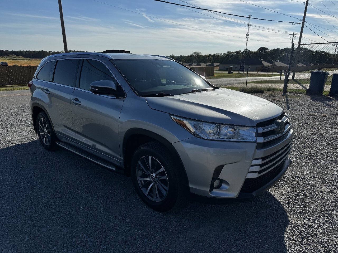 Used 2017 Toyota Highlander XLE AWD/4WD image 5