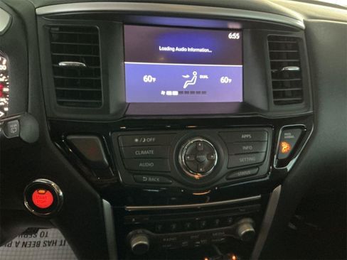 Used 2018 Nissan Pathfinder SV AWD/4WD image 19