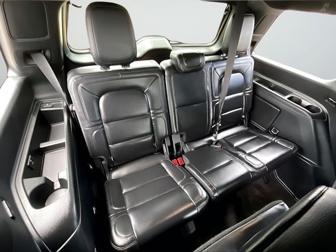 Used 2020 Lincoln Navigator Reserve w/ Luxury Package RWD image 37