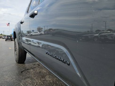 New 2025 Toyota Tacoma TRD Off-Road image 15