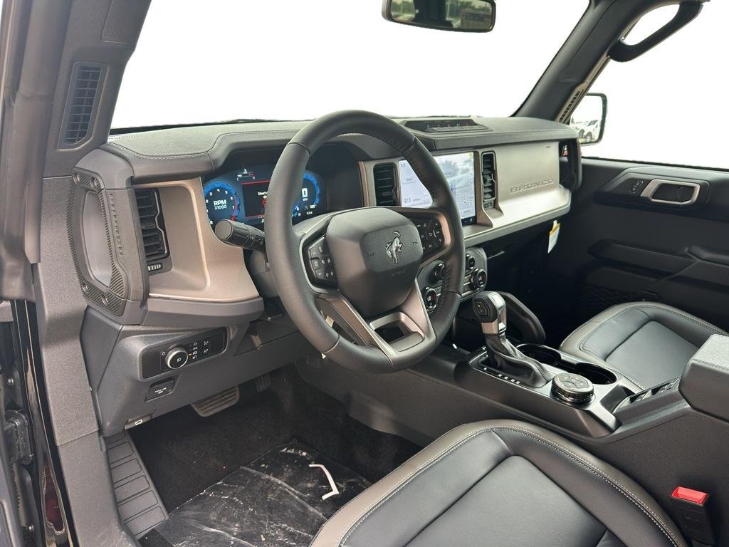 New 2026 Ford Bronco Outer Banks w/ Sasquatch Package AWD/4WD image 2