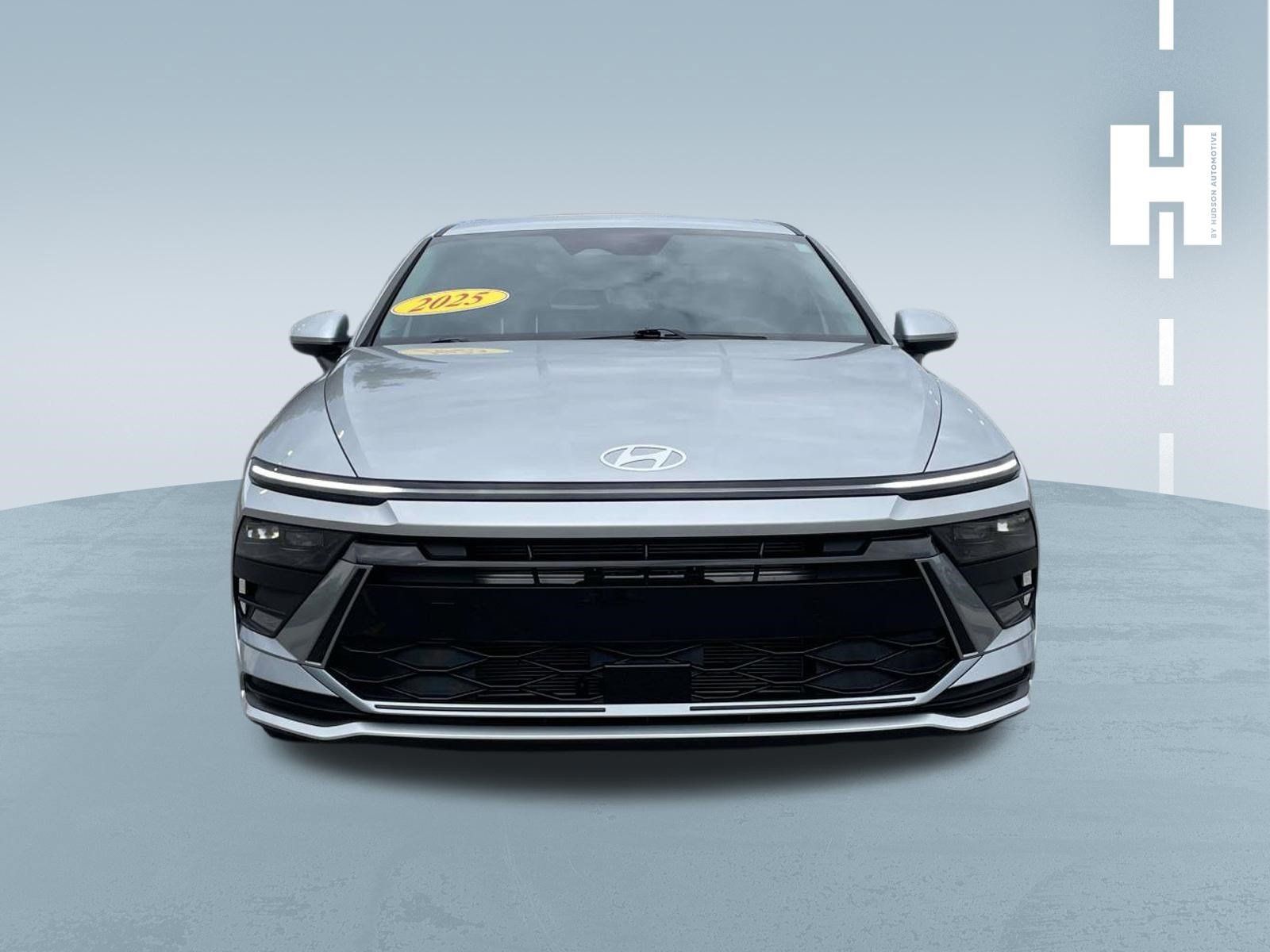 Used 2025 Hyundai Sonata SE FWD image 2