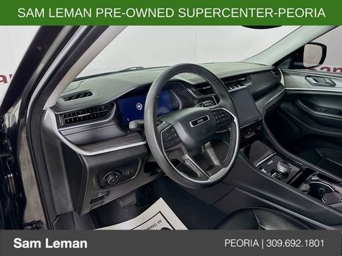 Used 2023 Jeep Grand Cherokee L Limited w/ Black Appearance Package AWD/4WD image 9