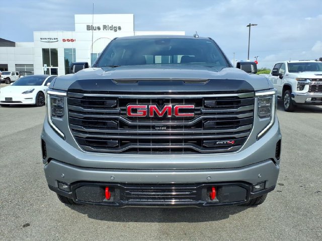 Used 2025 GMC Sierra 1500 AT4 w/ AT4 Premium Package AWD/4WD image 12