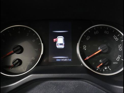 Used 2021 Toyota RAV4 XLE Premium FWD image 9