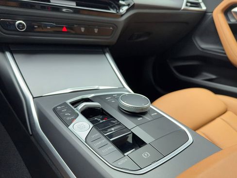 Used 2025 BMW 230i Coupe w/ Premium Package RWD image 32