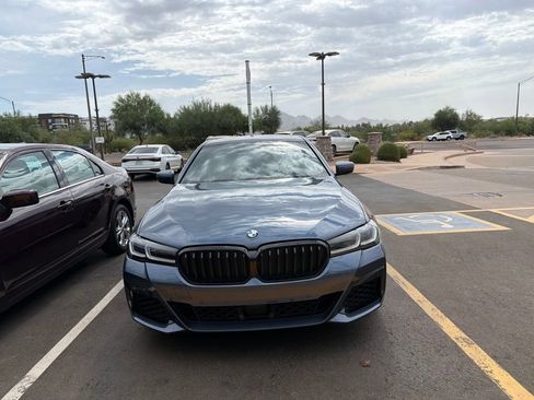 Used 2023 BMW 540i w/ Executive Package RWD image 2