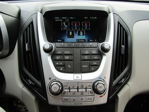 Used 2017 Chevrolet Equinox LT w/ Convenience Package image 18