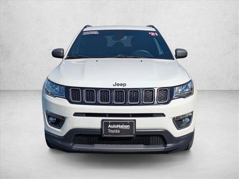 Used 2021 Jeep Compass Latitude image 2