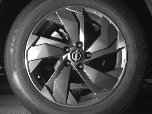 Used 2025 Nissan Rogue SV FWD image 15